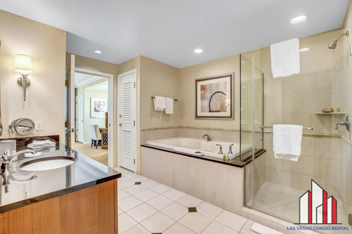 Signature 2br3ba Balcony Combo Units 31-702 And 04