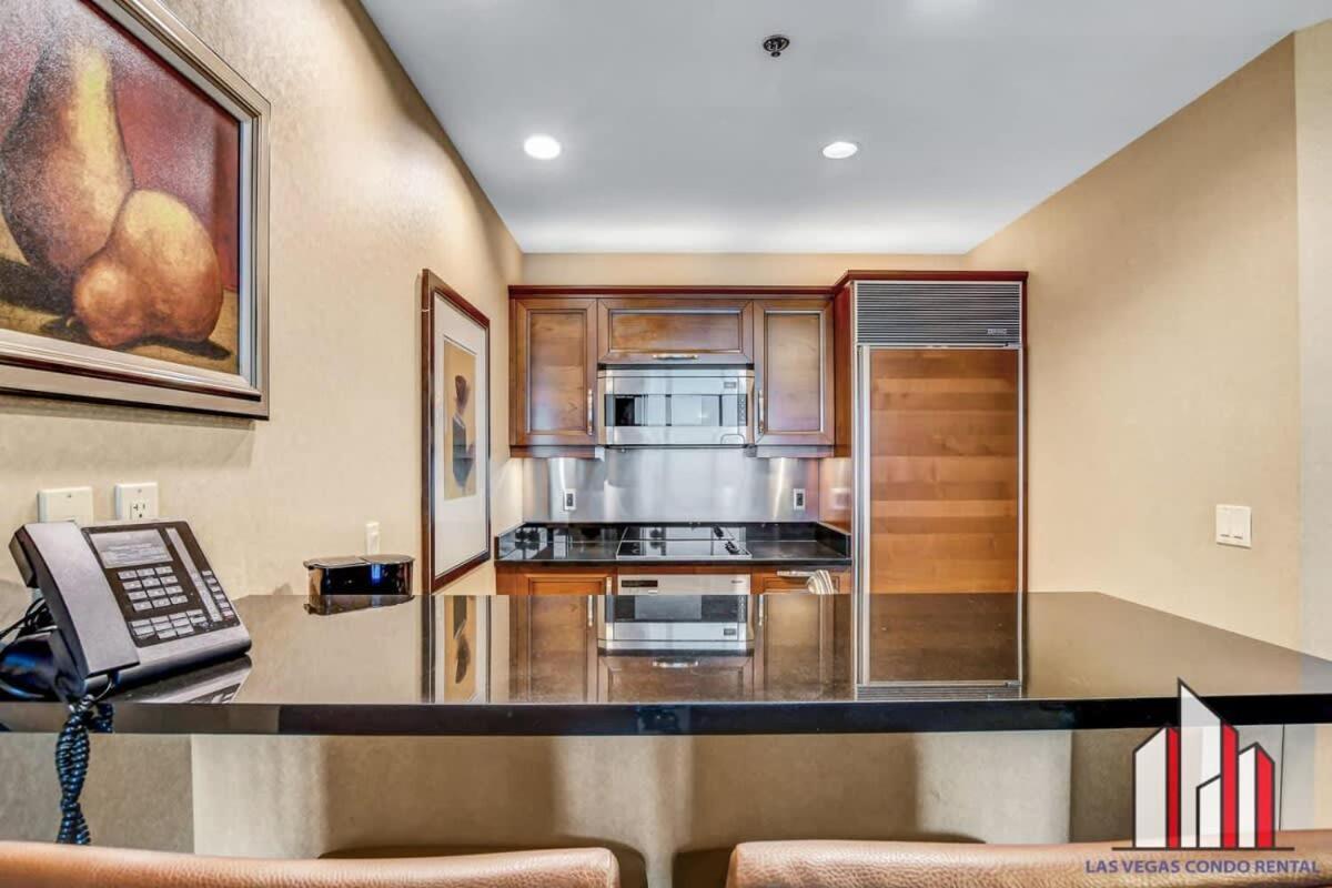 Signature 2br3ba Balcony Combo Units 31-702 And 04 *