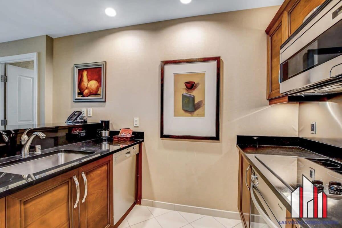 Signature 2br3ba Balcony Combo Units 31-702 And 04 * Las Vegas