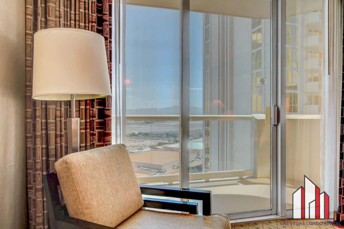 Signature 2br3ba Balcony Combo Units 31-702 And 04 *